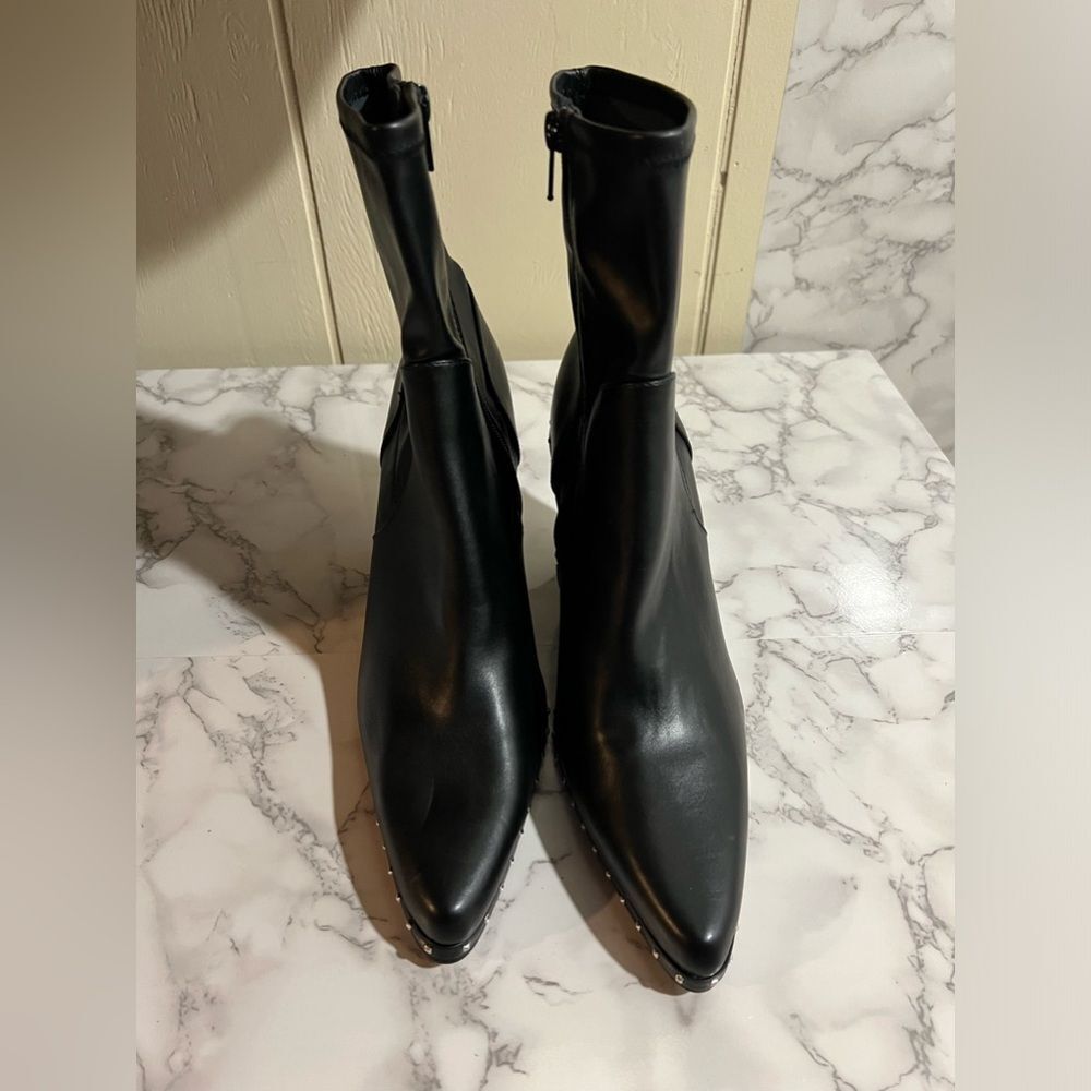 Charles By Charles David Varick Bootie Size 11 - Picture 4 of 9